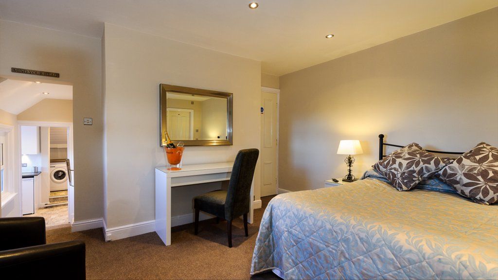 Cheshire Hospitality Ltd T\/A Lennox Lea Studios & Apartments Sale Exterior foto